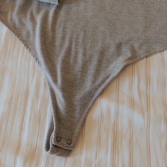 Abercrombie SOFT A&F Long Sleeve Bodysuit - Picture 5 of 5